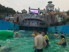 -平湖九龙山乐满地水上乐园