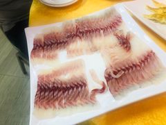 鱼红-鸽王世家(东华东路店)