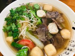 -牛小隆牛肉面馆(四牌楼店)