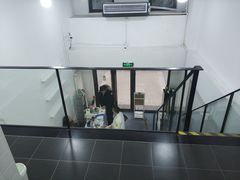 -菠萝格斗巴西柔术训练馆