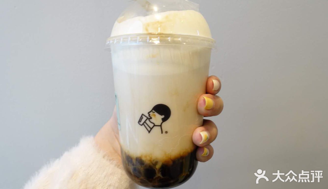 经过一桌人的比对反正就是喜茶完胜了一芳奶茶