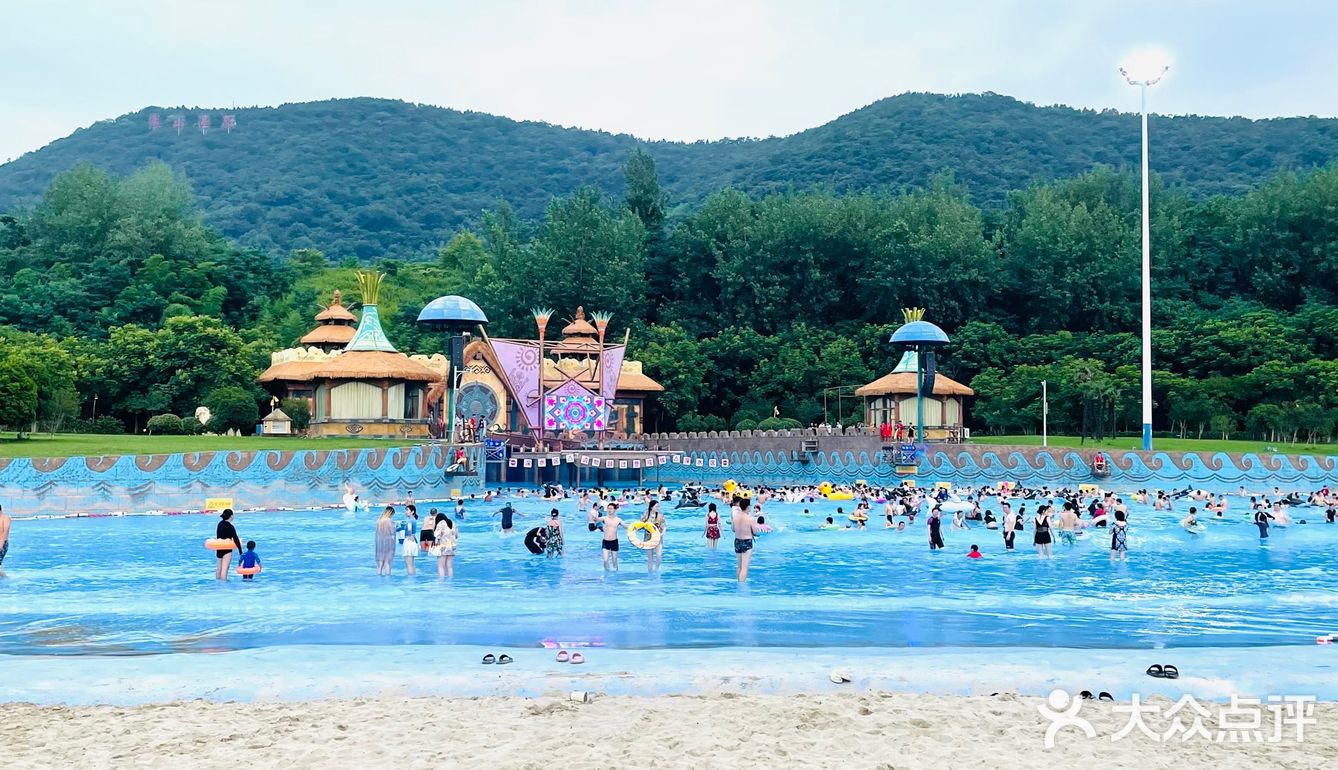 南京夏日消暑圣地 汤山欢乐水世界