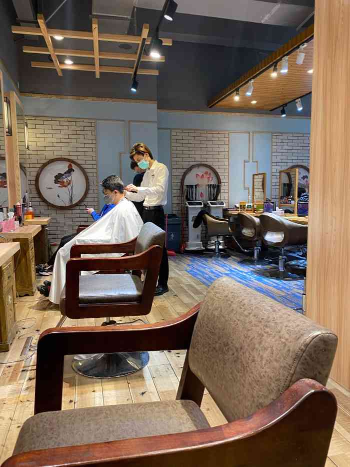 尚艺(世博广场)-"【项目】剪发尚艺在佛山很多连锁店,但据.