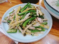 杭椒笋干炒肉丝-百家鲜·杭帮菜