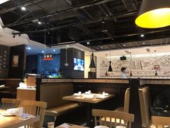 大堂-李子坝梁山鸡(北碚万达五鸡哥店)