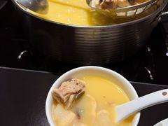 金汤花胶鸡煲-鲜入唯煮·港式海鲜牛肉火锅(金宝街店)