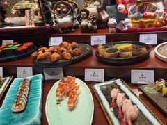 -雍容荟帝王蟹活龙虾展台自助(IFS黑金店)