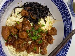 辣肉面 瘦肉-沪西老弄堂面馆(定西路店)