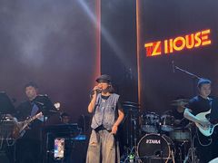 -TZ House音乐现场(来福士中心店)