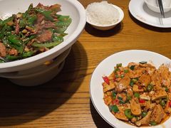 -爱碗亭·鲜炒湖南菜(壹城中心店)