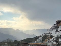 -平措康桑·和牛自助观景餐厅(布达拉宫店)