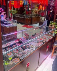 -灵彩珠宝(朗香街店)