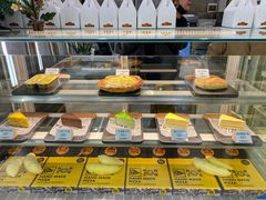 面包甜点陈列柜-猫王榴莲世家(三里屯SOHO商场店)