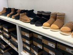 -UGG(燕莎奥特莱斯购物中心店)