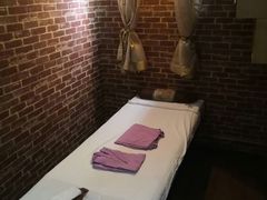 -莱蔻·圣灸堂·推拿艾灸(天山店)