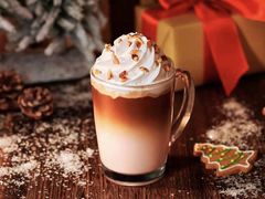 圣诞甜心厚乳拿铁-瑞幸咖啡(龙湖北城天街北馆店)