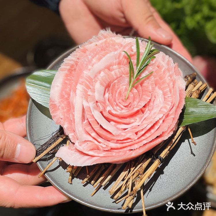 What❓冰面配烤肉[惊恐]这是什么神仙吃法‼️