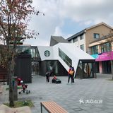 网红打卡集装箱星爸爸,建筑有点帅气哟!