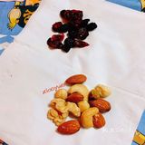 维生素含量丰富。口味有：原味、草莓、蓝莓、粟米、黄桃