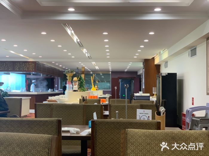 维笙望湖·天膳源蒙自过桥米线大堂图片