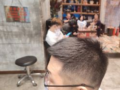 点击看大图 -T.1 hair salon烫染接发