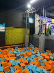 -蹦贝运动中心·蹦床·攀岩·闯关(龙岗店)