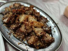 -香猪美食(中心店)