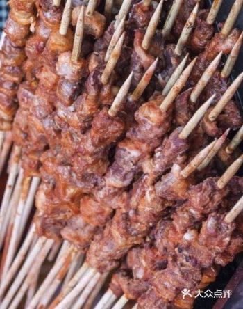 新疆羊肉串：传统与美味的完美结合！