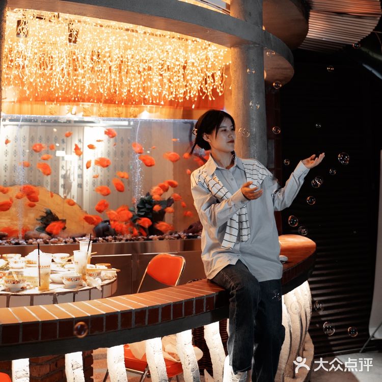 重庆探店💯 火锅馆里也能拍出浪漫大片  