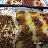 油→孜然粉→椒盐→辣椒粉海鲜粉→烧烤酱→油