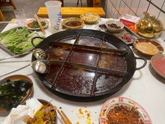 -岗上渣渣老火锅(两路口店)