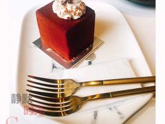 -UNI UNI(环亚凯瑟琳店)