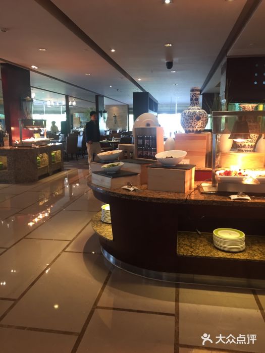 厦门悦华酒店·绿庭主题自助餐厅自助取餐区图片
