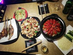 -何师烧烤·香辣蟹·川菜·30年老品牌(太古里旗舰店)