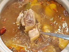 五指毛桃石橄榄鸡煲-金龙·打边炉(南京西路店)