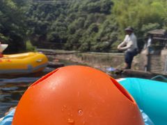 -安吉龙王山峡谷漂流