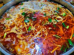 -黄利砖万峰林布依特色酸笋牛肉馆