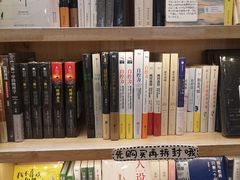 -猫的天空之城概念书店(杭州南宋御街店)