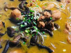 小鸡炖蘑菇-李老哈·东北菜(宋园路店)