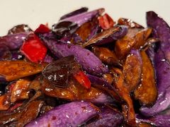 牛肝菌黑蒜烧茄子-一坐一忘云南菜(嘉里中心店)
