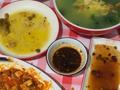 -洪霞餐馆·川菜·鲜货现炒(两江春城店)