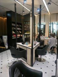 -HAIR CORNER