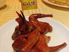 招牌烤乳鸽-石岐佬中山菜馆(张溪店)