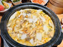 -一朵菌·野生菌探索家火锅(南亚店)