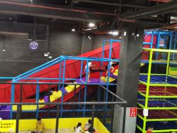 -蹦贝运动中心·蹦床·攀岩·闯关(龙岗店)