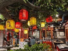 大堂-万里闯关东铁锅炖菜馆(高新旗舰店)