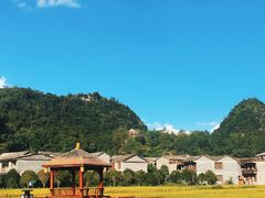 -高荡千年布依古寨旅游景区