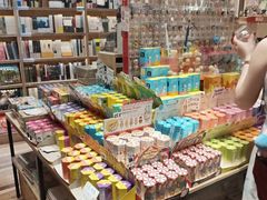 -猫的天空之城概念书店(杭州南宋御街店)