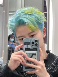 -一家只做男发烫染的店