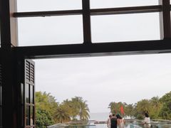 -亚龙湾喜来登·美景台大堂吧